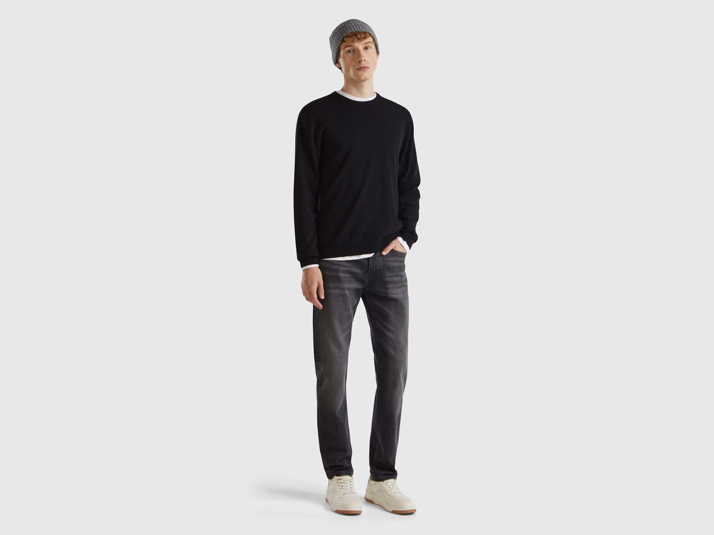 Black crew neck sweater in pure Merino wool - Black | Benetton