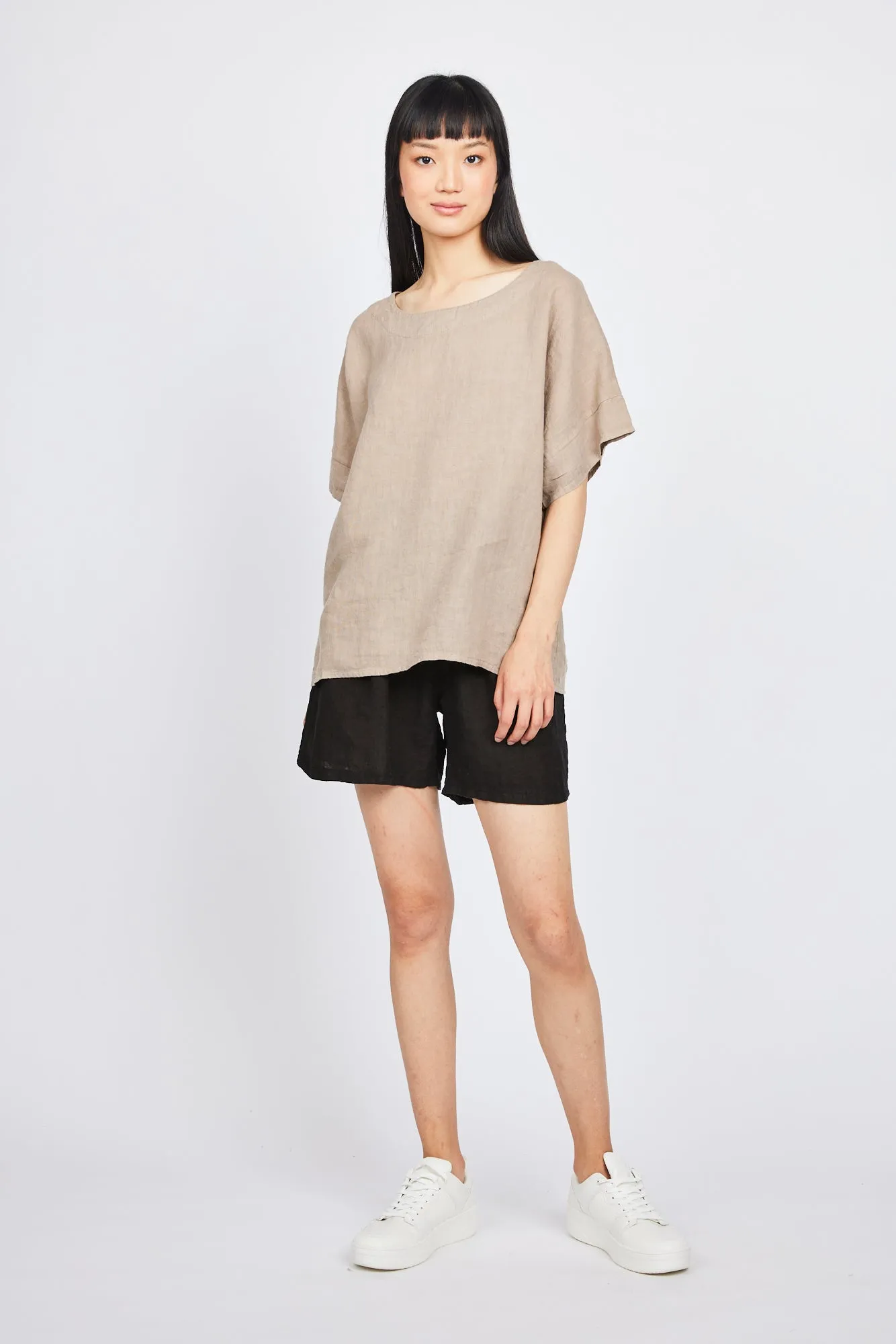 LOOSE LINEN SHORTS