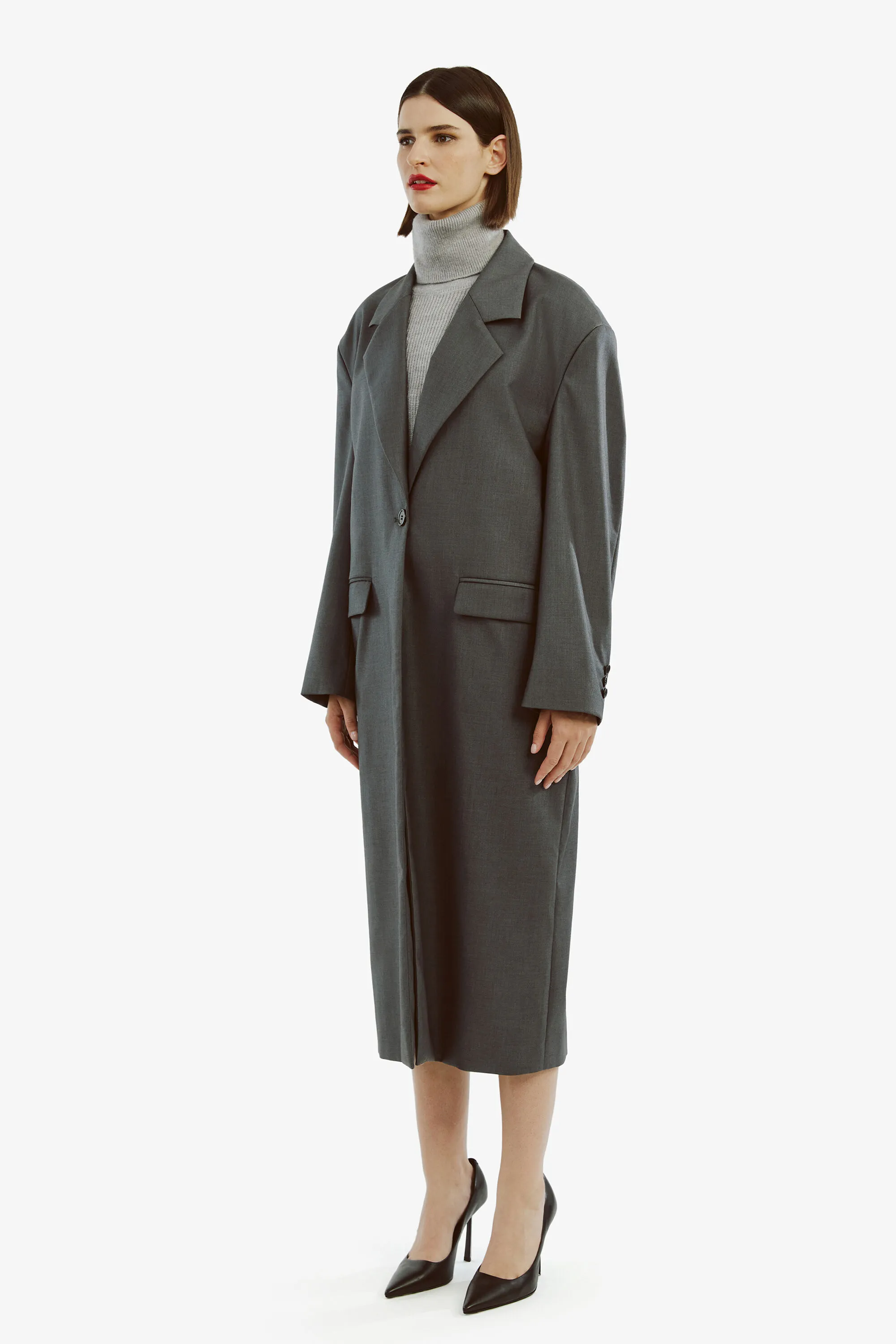 maika oversized coat in dark grey