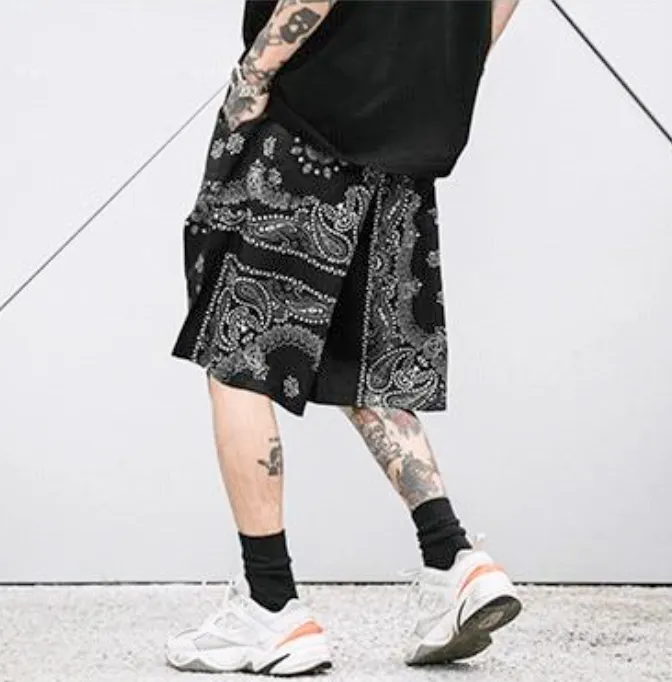 PAISLEY PRINT SHORTS - BLACK