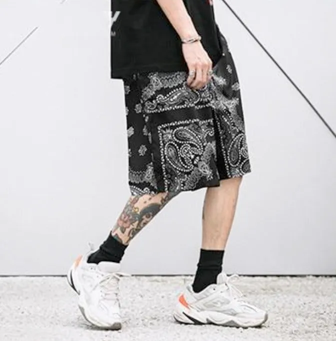 PAISLEY PRINT SHORTS - BLACK